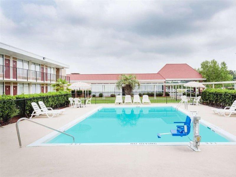Days Inn By Wyndham Goldsboro Exterior foto